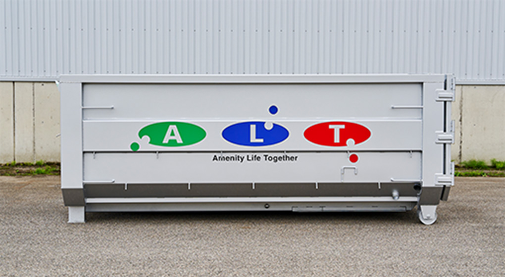 グレイトボックス 人が中に入ることが可能な扉がついているため大型のものから小さいものまで整理することができるグレイトボックスタイプ