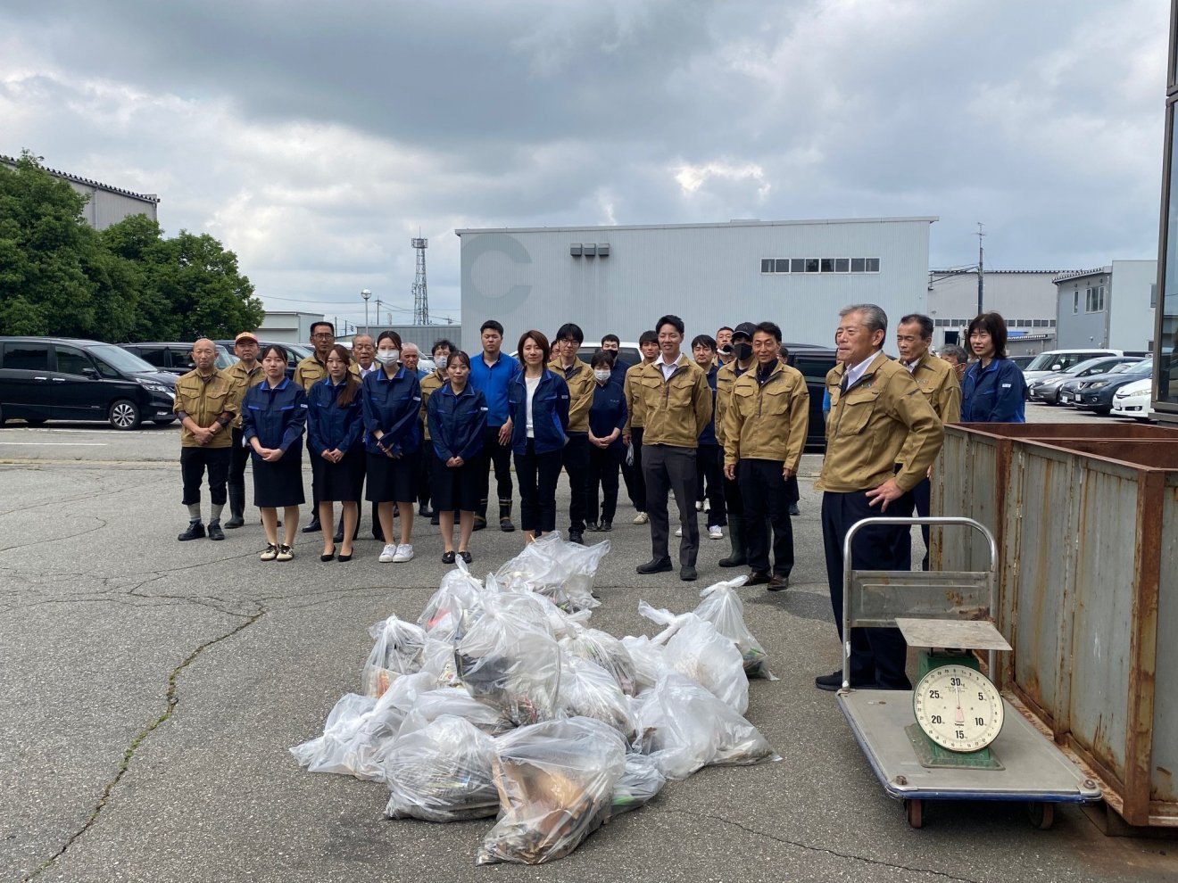 ごみゼロ運動を実施しました